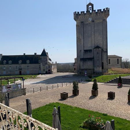 Appartement Face Au Donjon Pons Eksteriør bilde